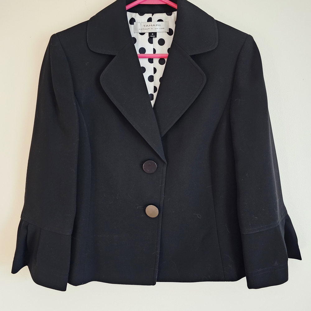 Tahari Black Women's Cropped Blazer Jacket